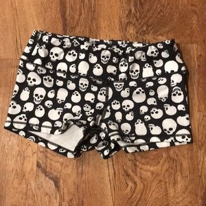 FLEO spandex workout shorts medium skull print